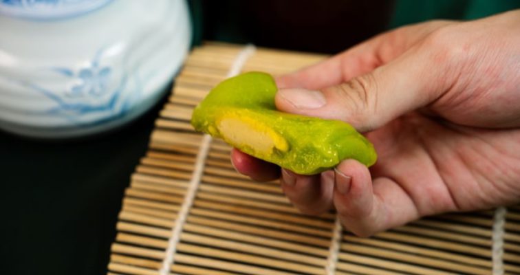 Bánh cốm nhân đậu