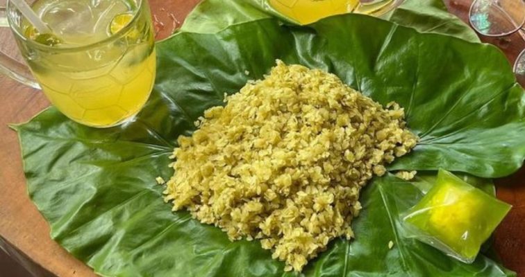 Thưởng thức cốm