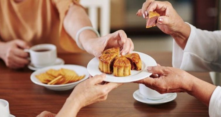 Quà trung thu cho người lớn tuổi