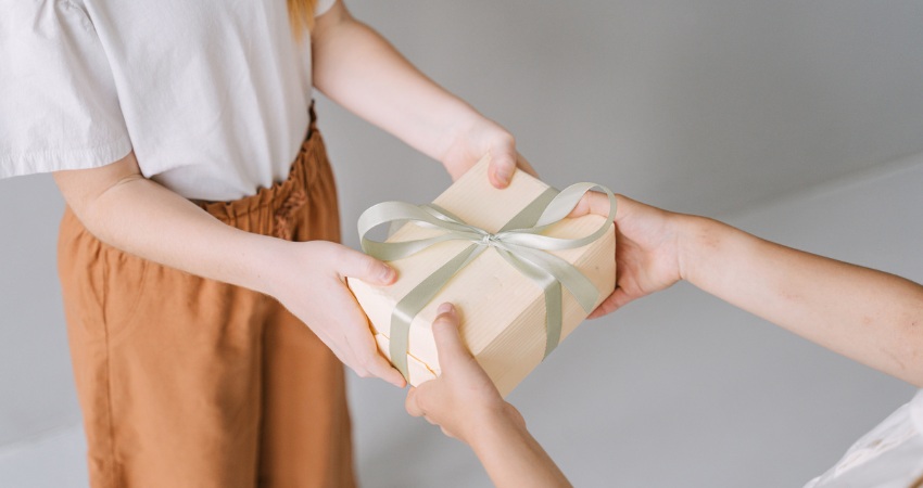 7+ Lưu Ý Khi Tặng Quà Trung Thu Cho Người Lớn Tuổi