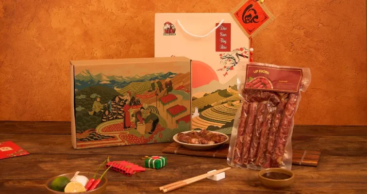 Ảnh hộp quà lạp xưởng gác bếp nhà Đỗ Gia