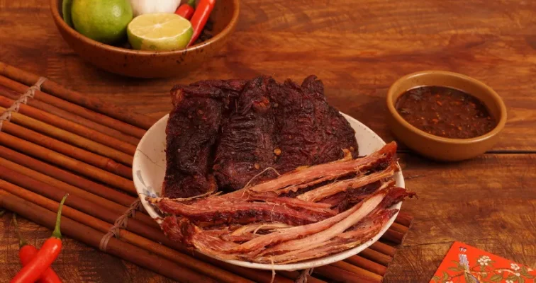 Thịt lợn gác bếp nhà Đỗ Gia