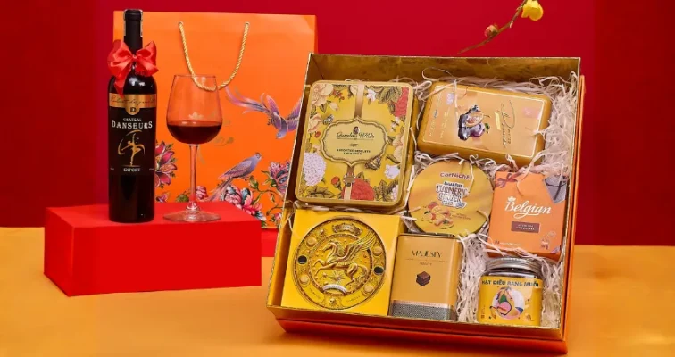 Hộp bánh kẹo trong set quà Thành Công nhà Đỗ Gia 5