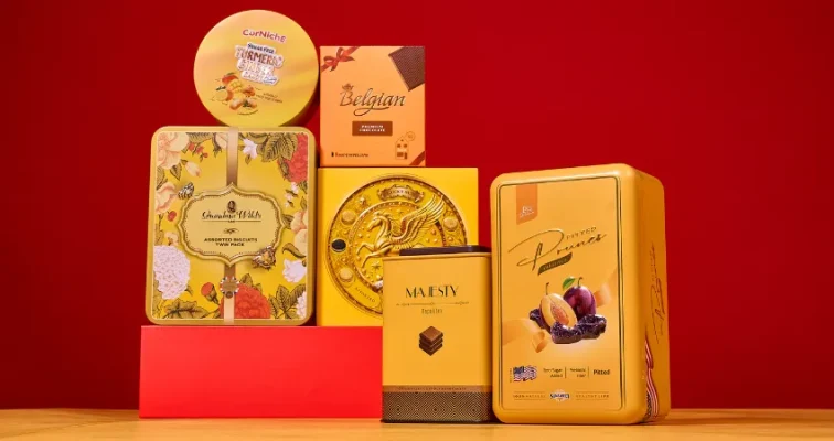 Hộp bánh kẹo trong set quà Đỗ Gia 2